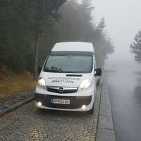 Kleintransportwagen von vorne