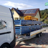 Kleintransporter mit Anhänger