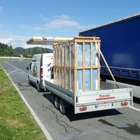 Kleintransportwagen mit kleinen Anhänger